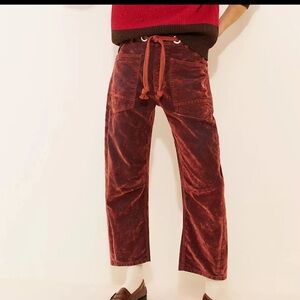 WE THE FREE MOXIE 26 FLOCKED BARREL JEANS- -COLOR CHILLI -FREE PEOPLE